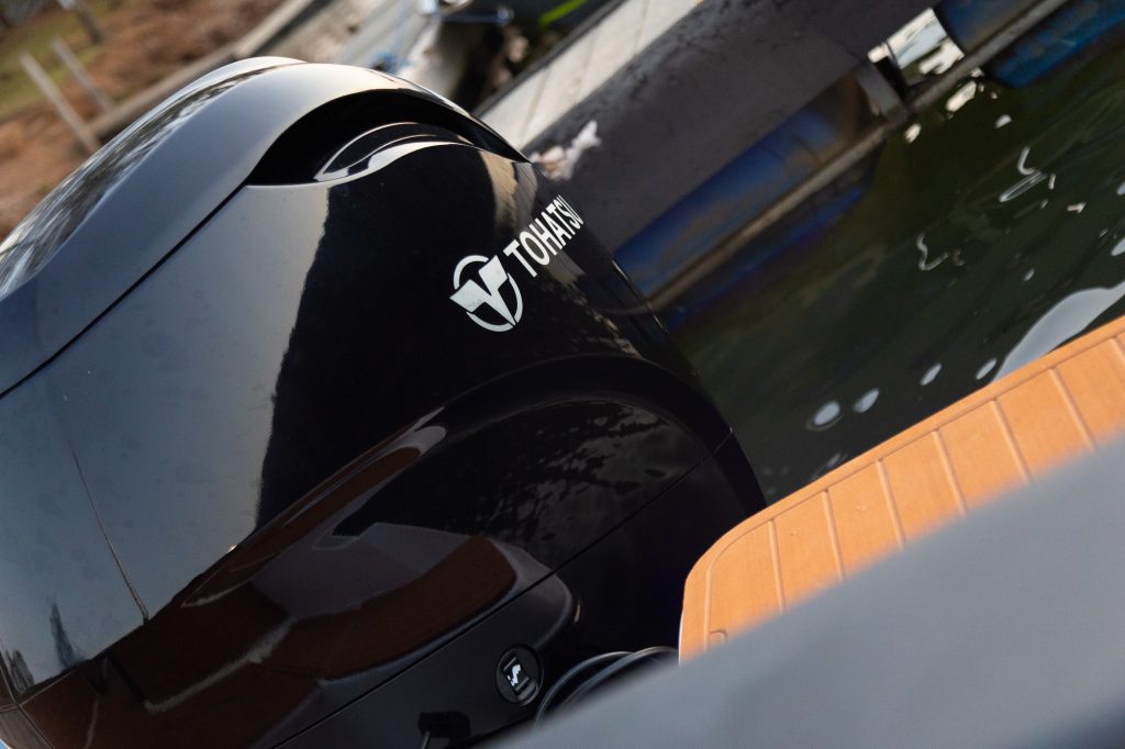 Atacadista náutica anuncia distribuição de motor Tohatsu no Brasil