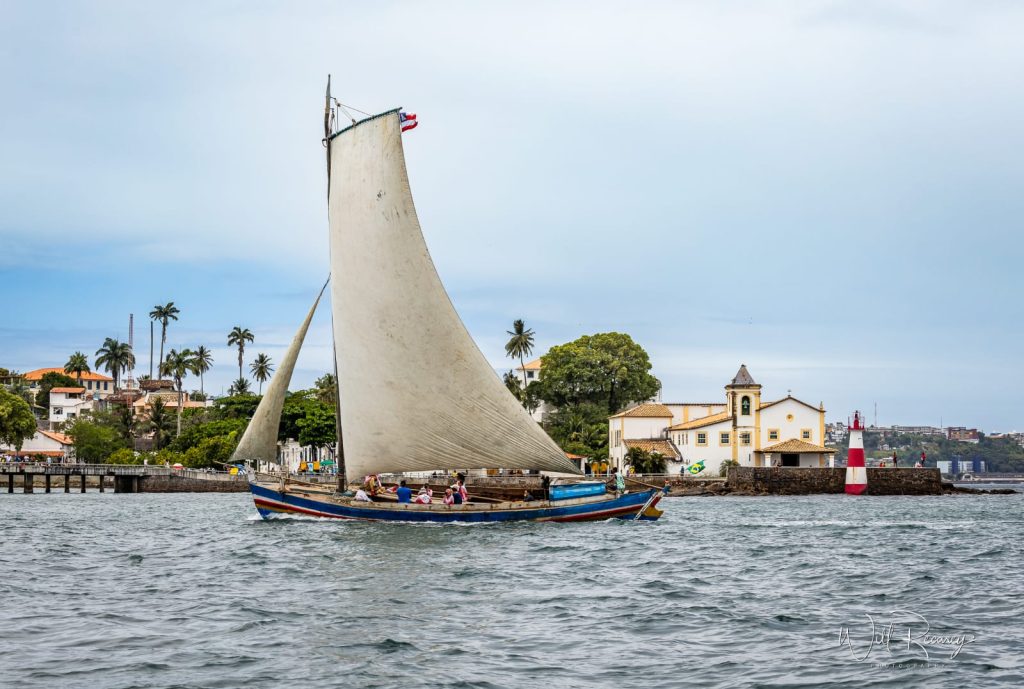 Saveiro clube da Bahia promove mais uma edição da pioneira regata lixo zero do país