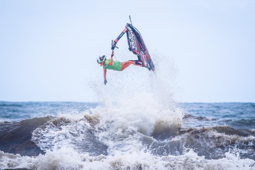 Piloto Bruno Jacob vence campeonato brasileiro Jet Waves