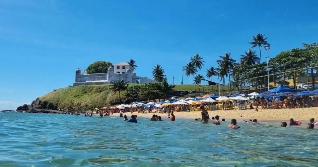 Salvador possui 17 praias impróprias para banho neste final de semana; confira lista