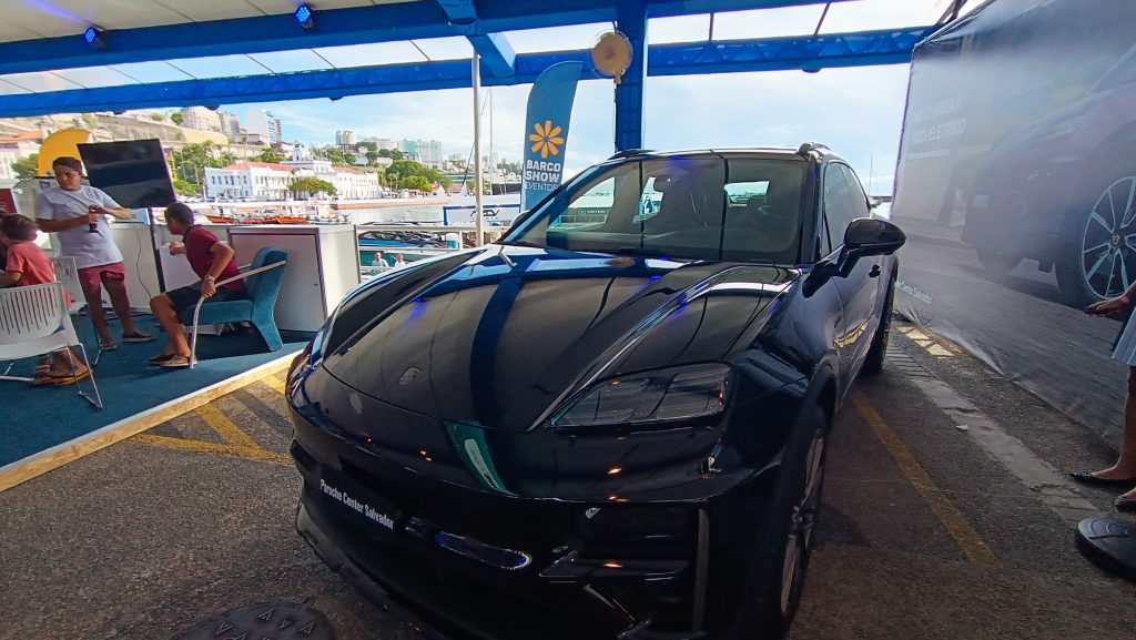 Porsche apresenta Macan 100% elétrico no Barco Show Bahia 2025