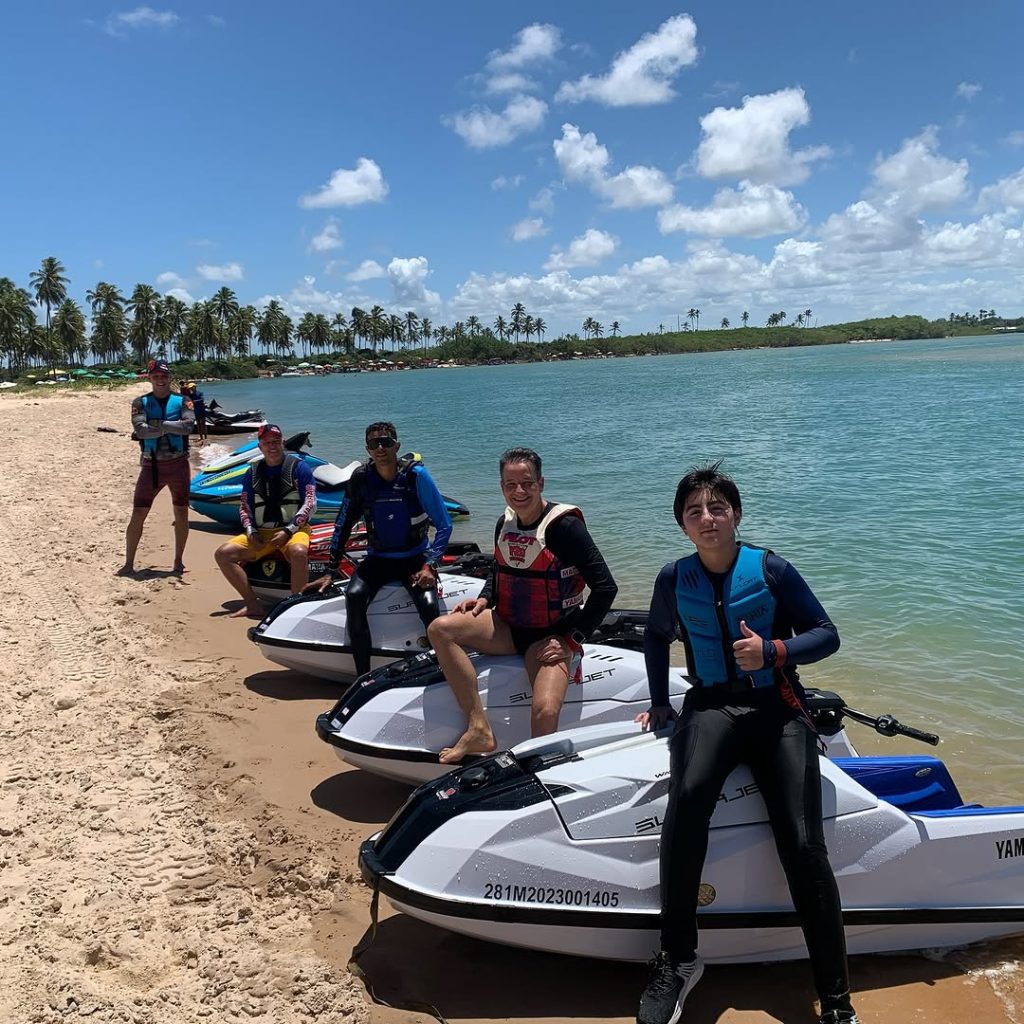Evento Náutico Celebra Novos Momentos com Test-Drive e Entrega de Jet Aquático