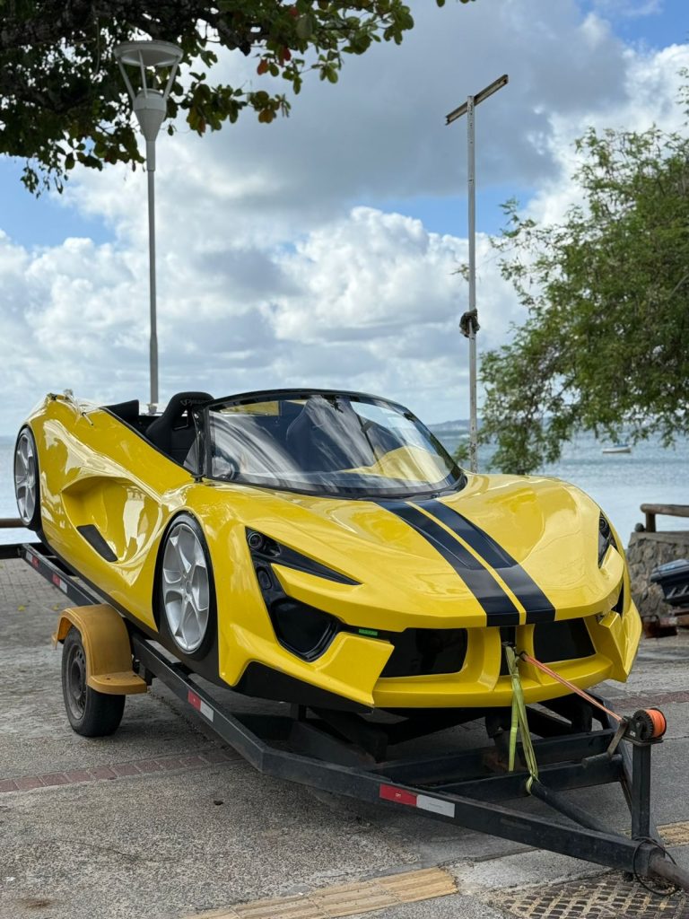 Inovação sobre as águas: Primeiro Carro Barco chega à Baía de Todos-os-Santos