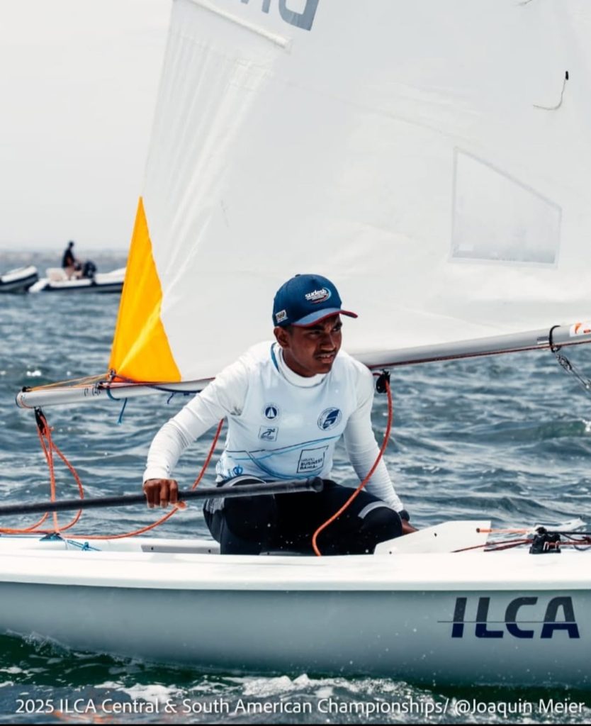 Velejador baiano Magno conquista vaga no Mundial de ILCA 4 e mobiliza campanha para representar o Brasil em Los Angeles