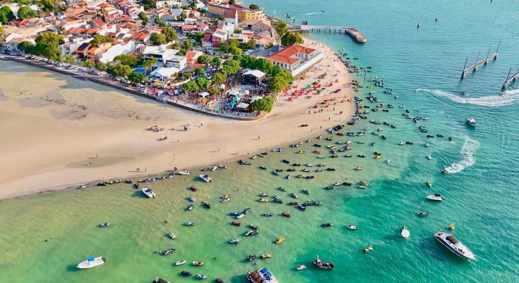 Ilha de Itaparica sedia grande encontro de motos aquáticas