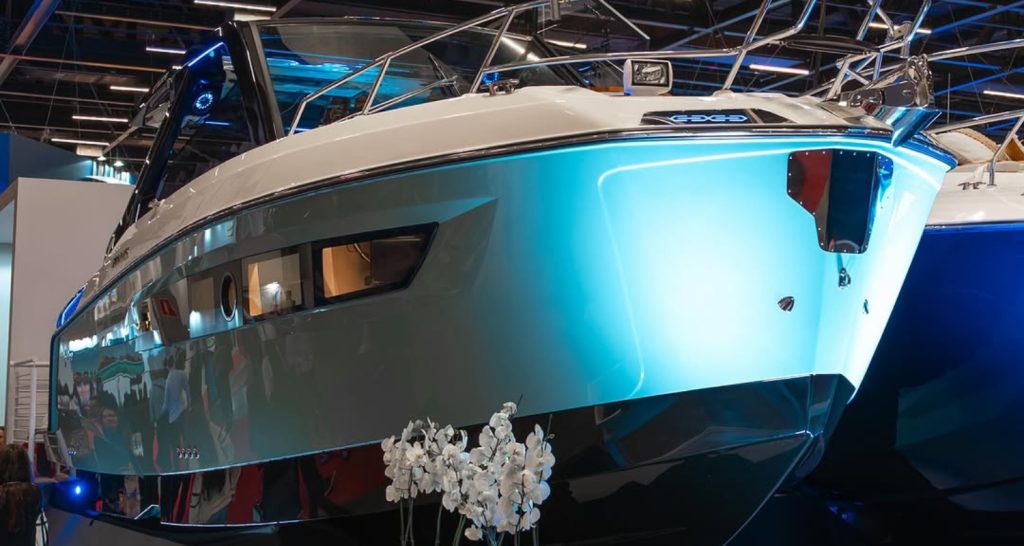 Chega ao mercado Focker 355 GTS nova embarcação da fibrafort