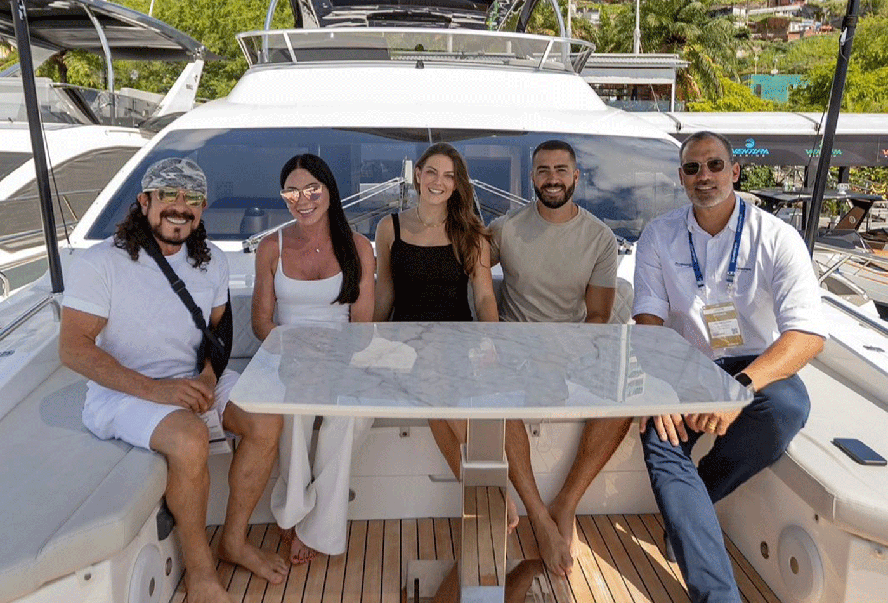 Lancha de luxo adquirida por Bell Marques por R$ 20 milhões vai gerar 3 empregos diretos e 8 indiretos na Bahia