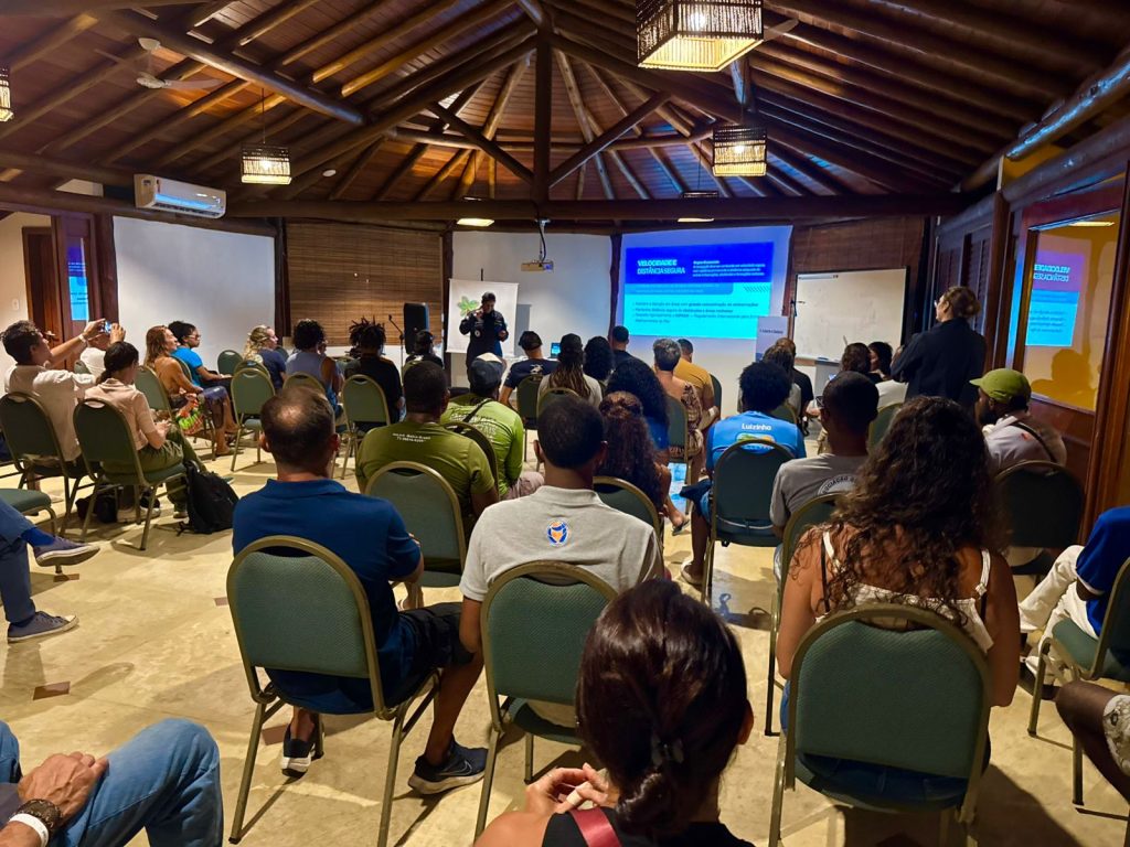 Itacaré fortalece turismo de avistamento de baleias com capacitação para profissionais do setor