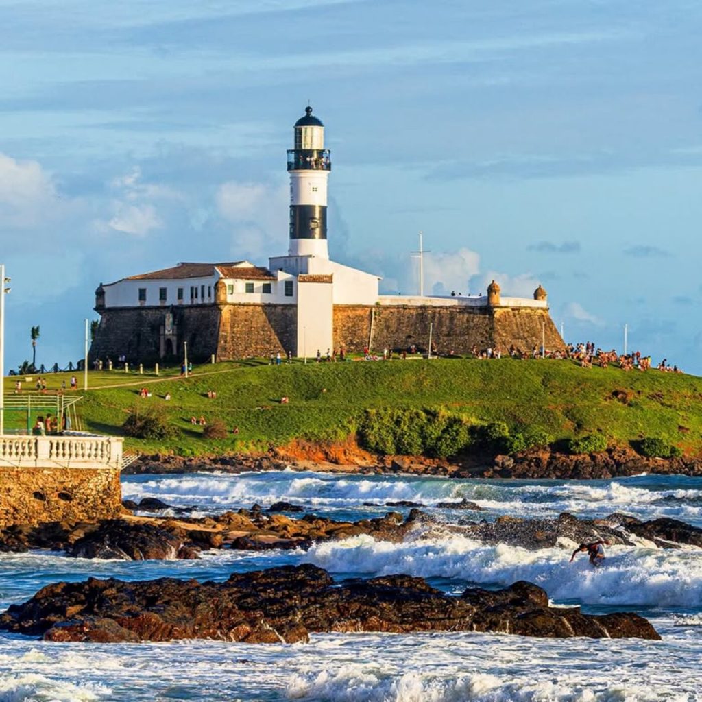 Petrobahia e Marinha iniciam obras de requalificação do Farol da Barra com previsão para 2027